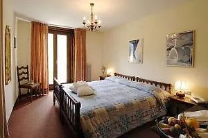 Hotel Pare 3*