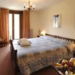 Hotel Pare